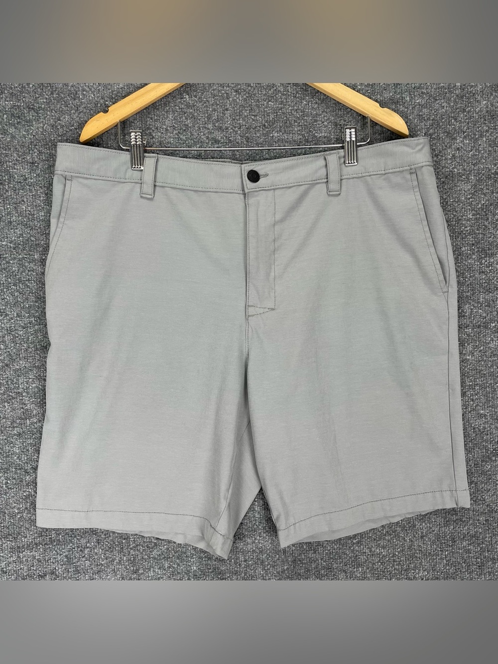 Banana Republic Shorts Men’s 40 Gray Stretch Performance Golf Flat Front Chino
